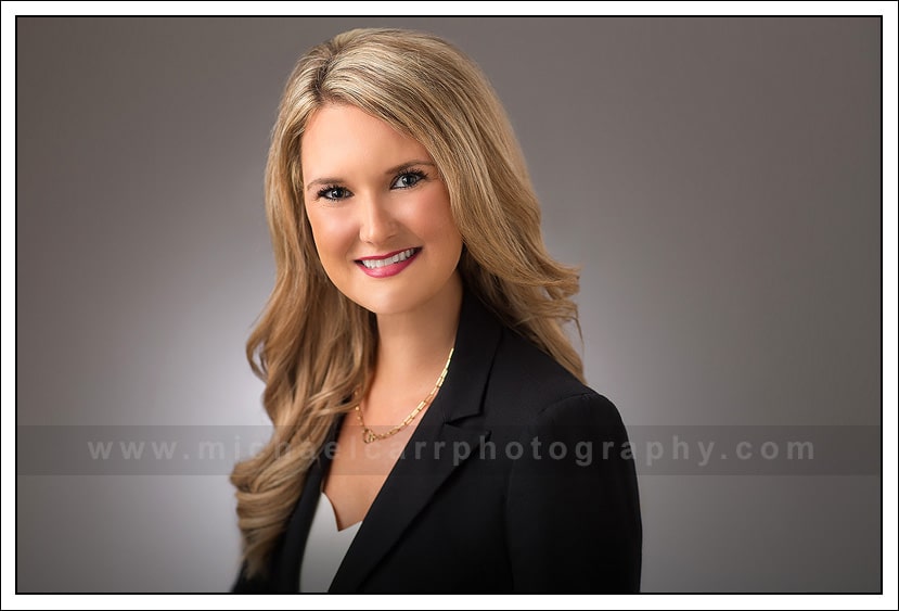  How To Stand Out From the Crowd: Your Business Headshot